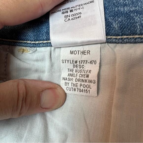Mother The Hustler Ankle Chew Hem Ripped Knee Stretch Crop Blue Jeans 31 x 28 - Picture 12 of 13